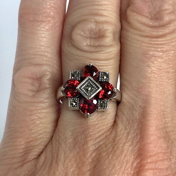 Sterling Silver 925 Multi Stone Round Prong Set Garnet & Marcasite Ring Sz 5.5 - Picture 11 of 16